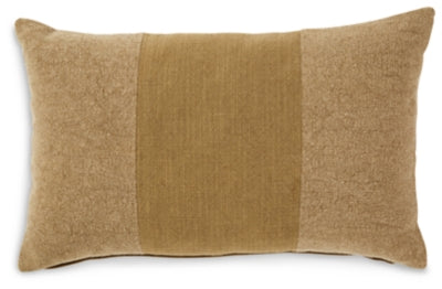 Dovinton Pillow (Set of 4)