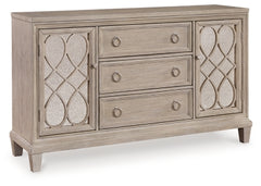 Jorlaina Dining Server